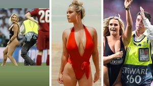 Apelul disperat lansat de Kinsey Wolansky după ce a intrat aproape goală pe teren, în finala Ligii Campionilor