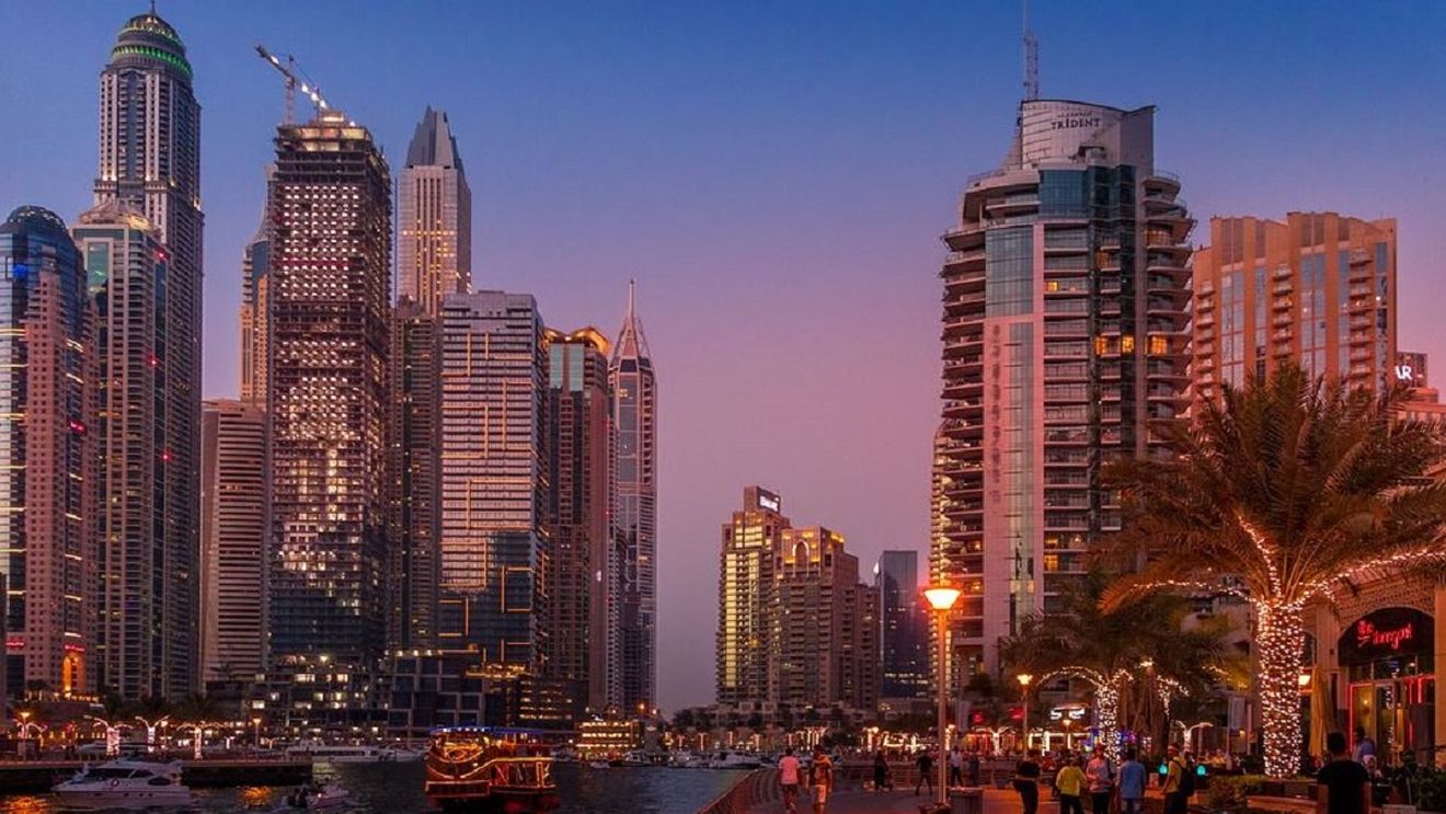 Două mămici au fost arestate pe Aeroportul din Dublin, după ce s-au întors din Dubai unde și-au făcut operații estetice. De ce sunt acuzate ele