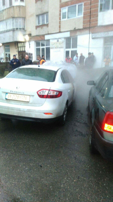 Torţe pe roţi! Trei maşini au luat foc în Târgovişte