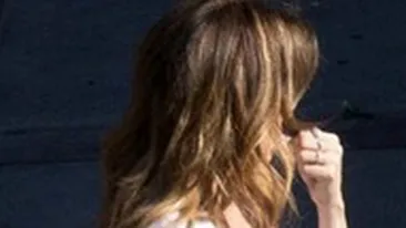 Fotografia care a pus PE JAR presa mondena. E GRAVIDA, dar se desparte de iubitul ei? Imaginea care o da de gol