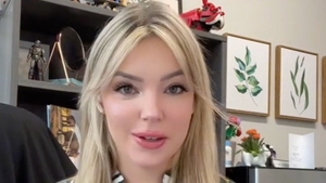 Tânăra din imagine a fost trimisă acasă, după ce a venit îmbrăcată prea provocator la muncă. Incredibil ce s-a întâmplat după ce HR-ița a vorbit cu șeful