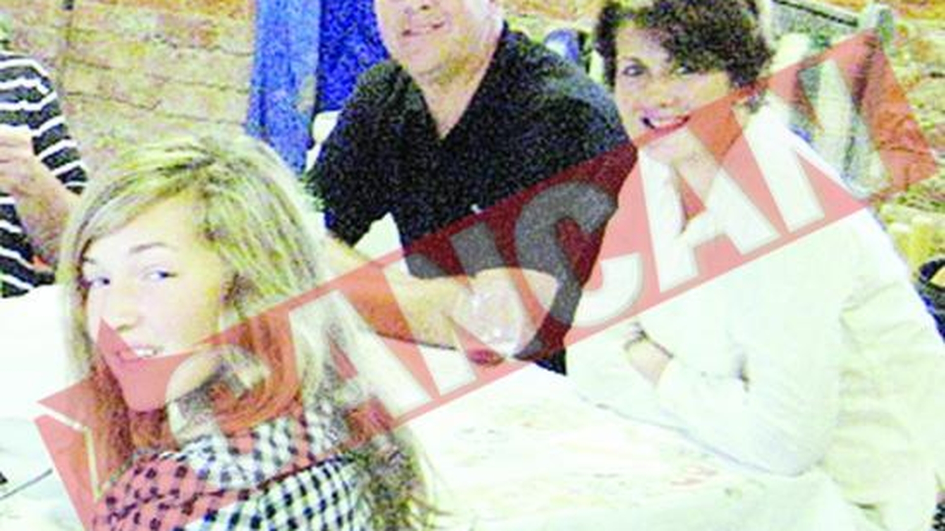 Si-a impuscat familia, apoi s-a sinucis