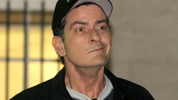 Charlie Sheen a avut o iesire de om NEBUN: si-a amenintat dentistul cu un cutit dupa ce s-a drogat cau cocaina!