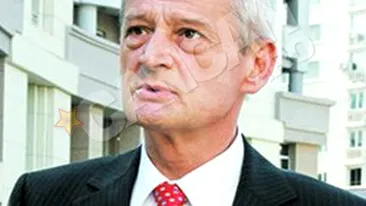 Oprescu tine la distanta virusul West Nile! Tantarii, atacati din elicopter