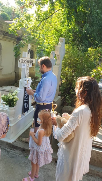 Se împlinesc trei luni de la trecerea în neființă a lui Ion Dichiseanu! Familia și apropiații s-au adunat la mormântul celebrului actor