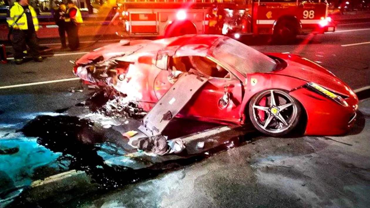 Un tânăr de 22 de ani a făcut zob un Ferrari de 300.000 de dolari!