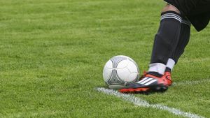 Tragedie URIAŞĂ! Un fotbalist de naţională a fost împuşcat mortal în plină stradă