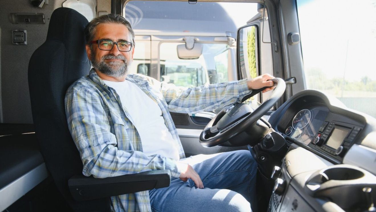 Salariu șofer de TIR 2026. Cât se câștigă în România în comparație cu alte țări din UE