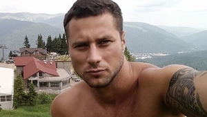 Surpriză! TOMIŢĂ de la „Insula Iubirii“ are o nouă iubită, însă ea abia a dat BAC-ul! Aşa arată cea care l-a făcut să nu se mai gândească la DEEA