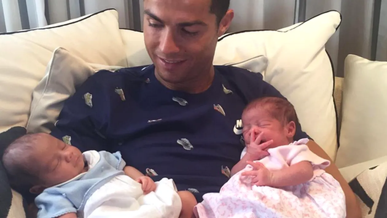 Cristiano Ronaldo, imagine de colecţie cu cei trei copii! Ce le-a spus fotbalistul prietenilor