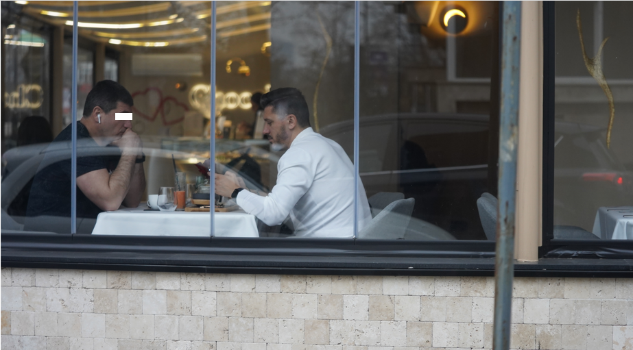 Ciprian Marica, la restaurant cu un prieten (Foto: CANCAN.RO)