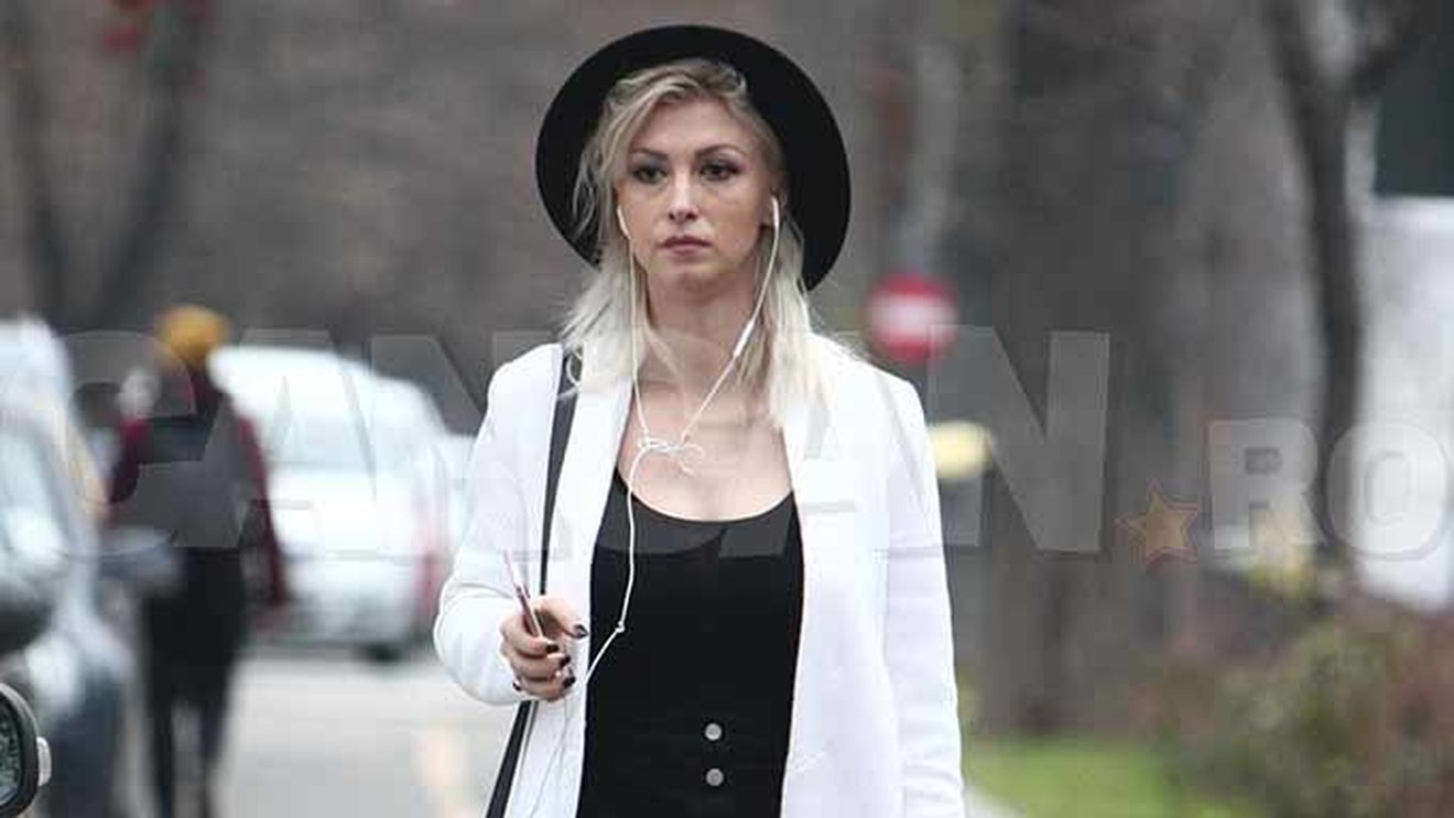 Andreea Bălan e o ”mămică slim fit”! Şi-a revenit fantastic la o lună după ce a născut!