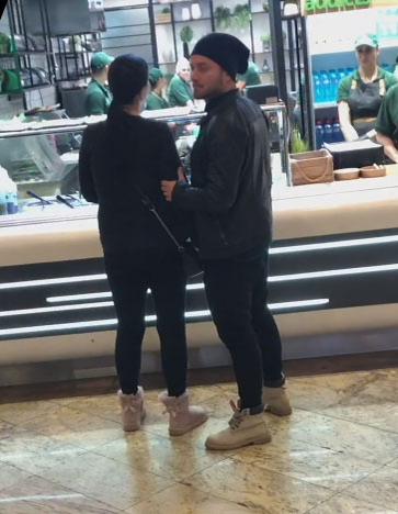 Au avut în plan să cumpere și o salată ...