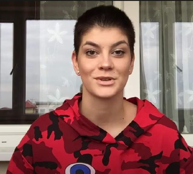 Cum arăta Laura Giurcanu cu părul ras în cap. Influencerița a avut parte de multe schimbări în adolescență