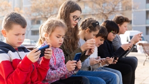 Încă o țară europeană vrea să limiteze accesul copiilor la rețelele sociale. Ce au decis autoritățile