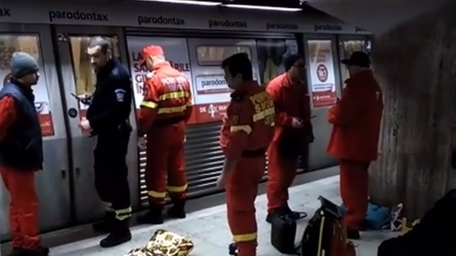 Imagine şocantă cu tânăra ucisă în staţia Dristor! Era prinsă sub metrou şi nimeni nu a putut să o ajute...