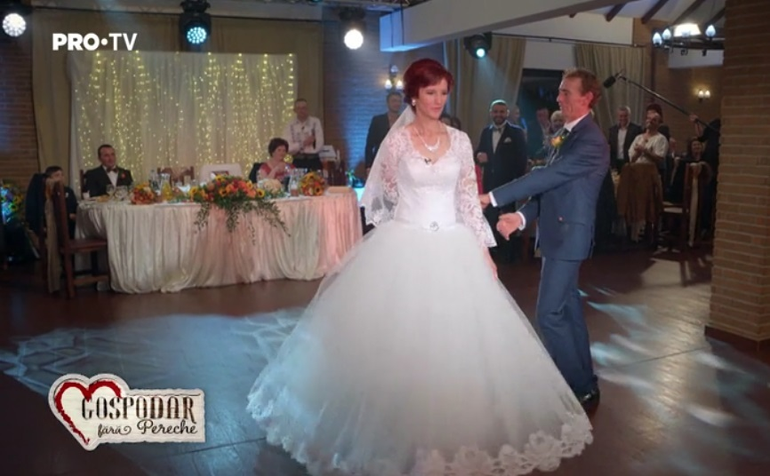 FOTO / Julieta de la „Gospodar fără pereche” nu s-a putut abţine şi i-a ordonat ASTA lui Marcel de faţă cu toţi invitaţii! Totul s-a întâmplat când era valsul mirilor