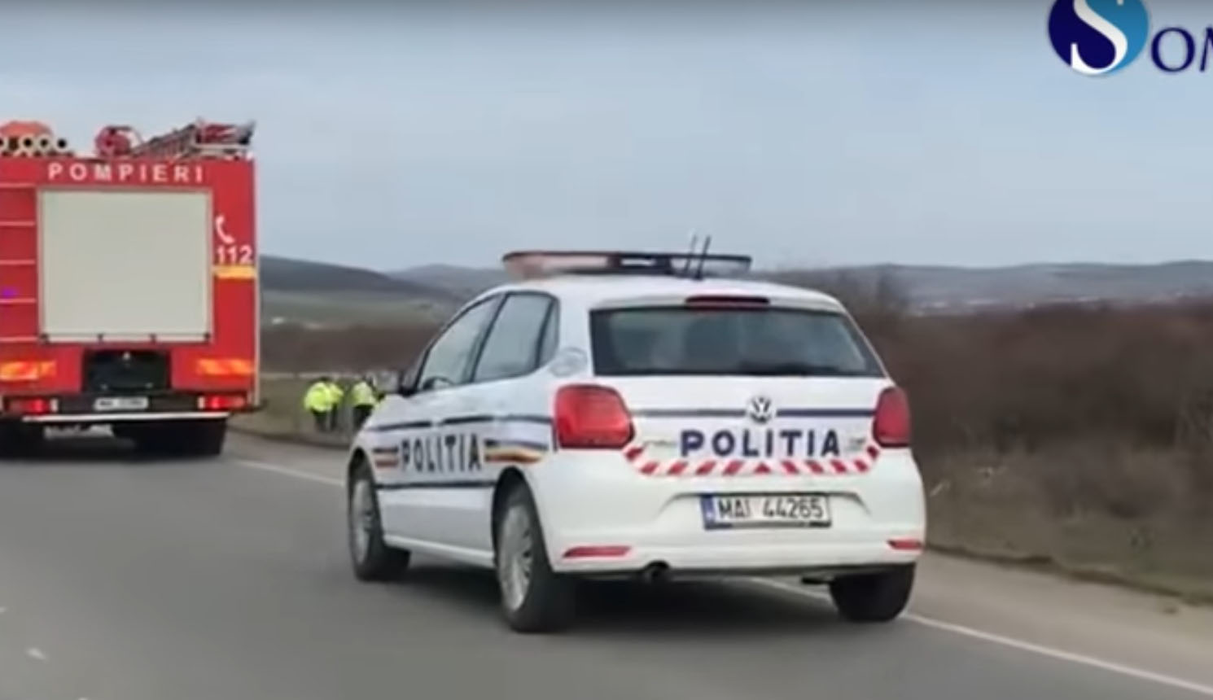 Opt persoane, între care patru copii, rănite într-un accident în județul Arad