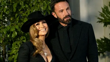 Ben Affleck își îndreaptă atenția spre o dragoste mai veche, în vreme ce Jennifer Lopez strălucește la Premiile Grammy