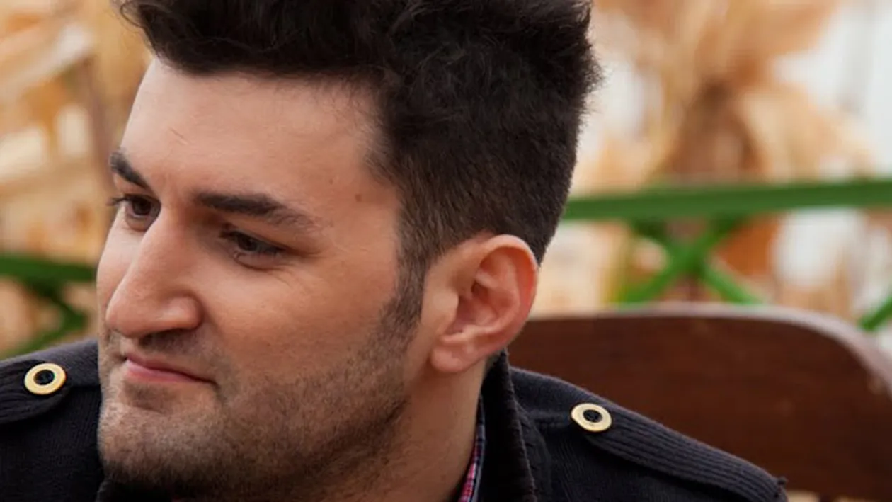 Schimbare radicala de look pentru Smiley! Cum s-a tuns cantaretul