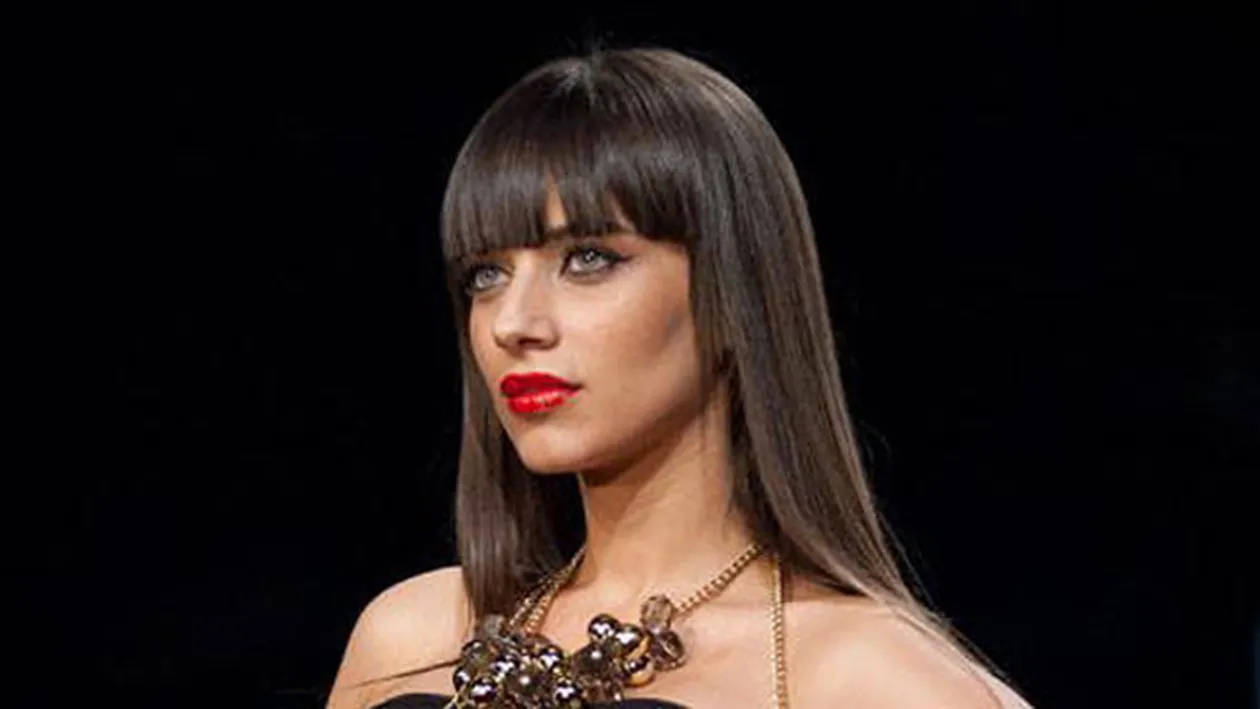 Oana Marica i l-a suflat pe sexy Winettou Denisei Nechifor! Fostei iubite a lui Cristea i-a picat fata cand...