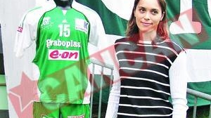 Petrecere cu fripturi acasa la Bradeanu