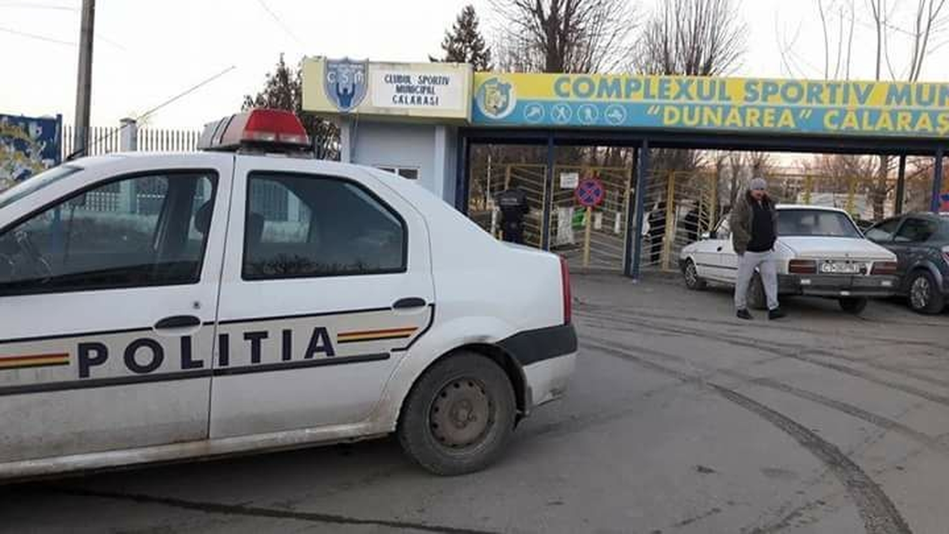 Un bărbat a fost înjunghiat în incinta stadionului Dunărea Călăraşi. Atacatorul e liber
