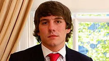 Aproape un necunoscut in Romania, dar i-a fascinat deja pe straini! Principele Nicolae, nepotul regelui Mihai, ocupa locul 2 intre cei mai sexy tineri mostenitori de tron!