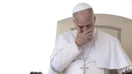 Papa Leon a sunat la bancă să îşi schimbe adresa. Angajata a crezut că este o farsă şi i-a închis telefonul în nas