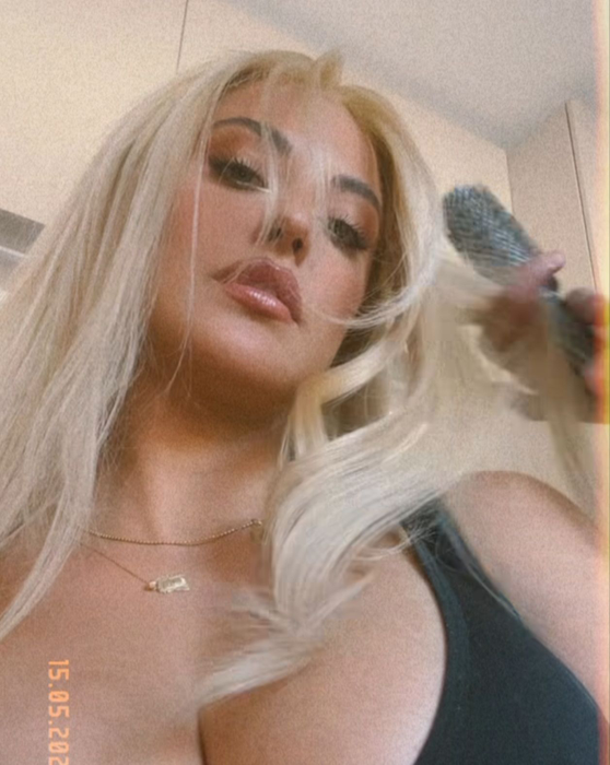 Antonia are părul blond! Sursa foto: Instagram