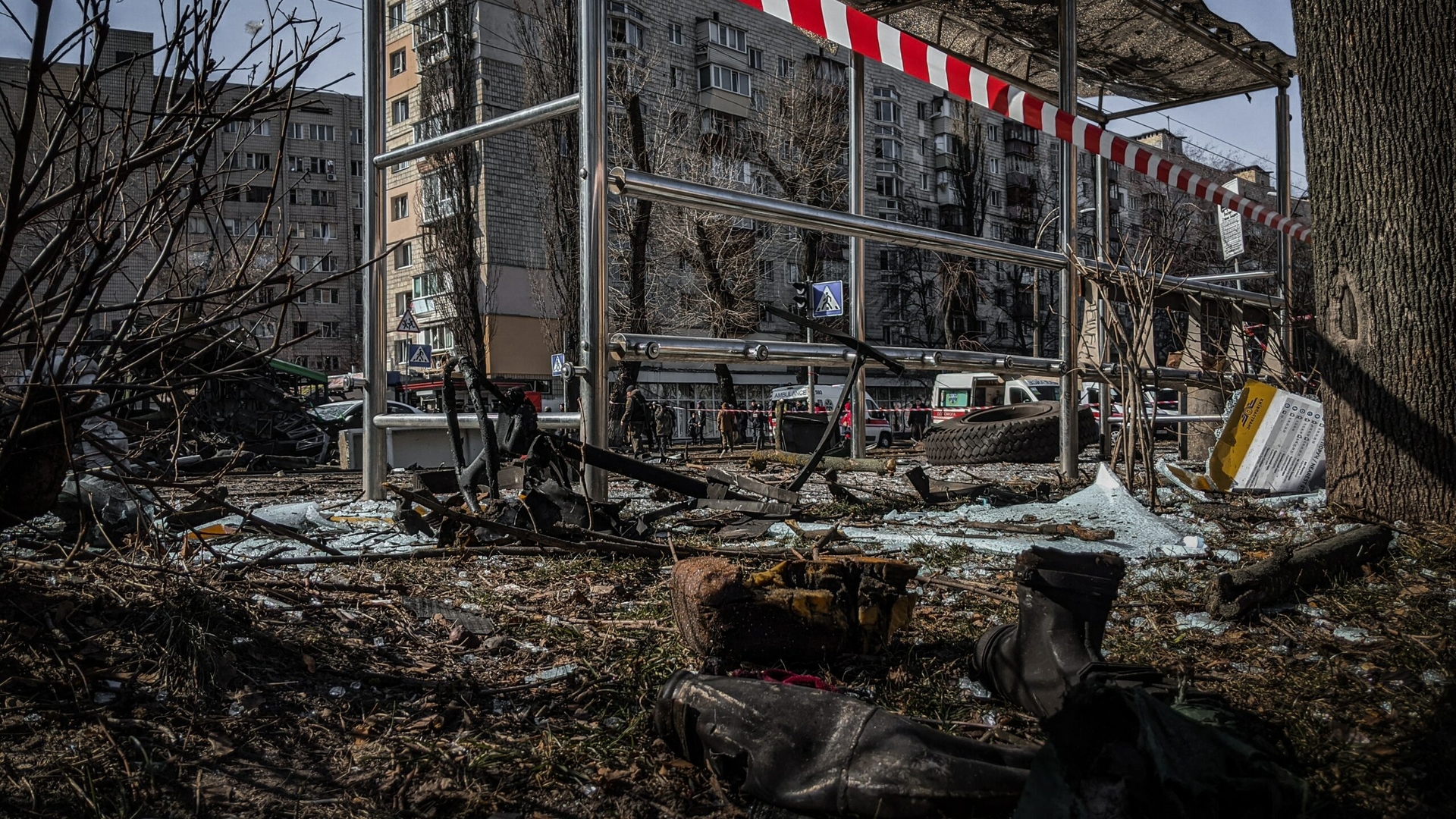 Risc uriaș de holeră în Ucraina! Sub fiecare bloc bombardat din Mariupol se află zeci de cadavre