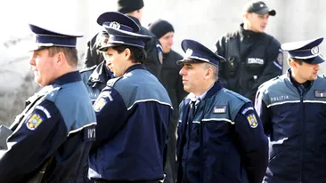 Scandalul continuă! Mesajul uluitor al unui polițist criminalist din Suceava: ”Mi-am luat găleată cu mop”
