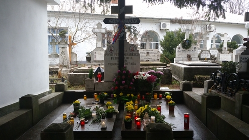 Ce s-a intamplat la mormantul Marioarei Murarescu la un an de la moartea realizatoarei "Tezaurului Folcloric"
