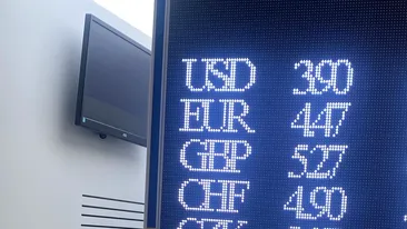 Cu câți lei se vinde 1 euro pe Aeroportul Otopeni. Lumea a crezut că este o eroare