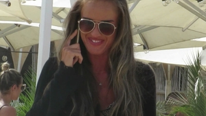 Toţi s-au uitat lung! Diana Munteanu n-a vrut să se dezbrace!