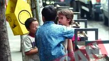 Peruci pentru staruri internationale din parul orfanilor romani