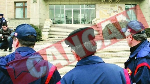 Postas hot, grijuliu cu victimele sale