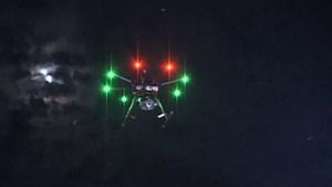 Apariții “extraterestre” în Vaslui. Localnicii susțin că sunt supravegheați cu drone! “Apar pe cer pe la ora 22 și...” Reacția Poliției