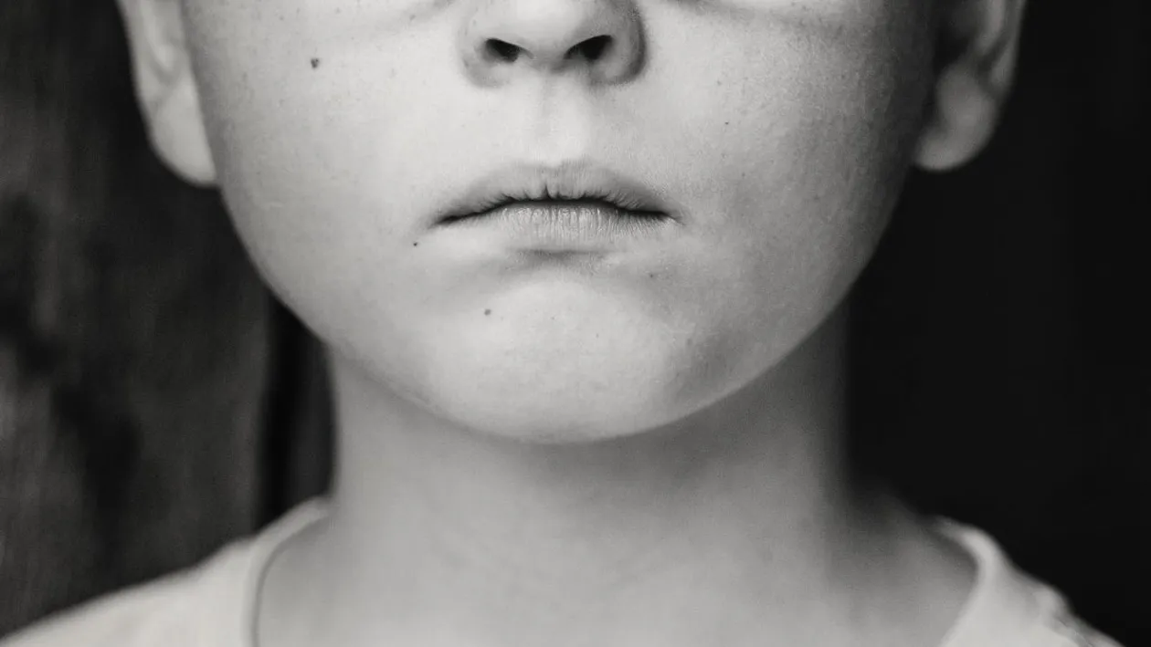 Caz fără precedent! Un băiat de numai opt ani riscă pedeapsa cu moartea. Oamenii s-au revoltat