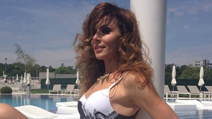 Carmen Bruma, pictorial de SENZATIE, alaturi de fiul sau! Vezi cat de sexy e iubita lui Mircea Badea!