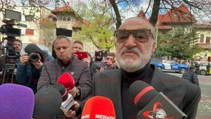 Gigi Becali, luat în vizor de Poliție la înmormântarea lui Lucescu. Mesaj de suflet pentru Răzvan