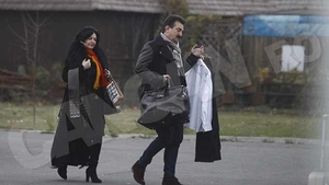 Telenovelă cu nume grele din muzica populară. L-am filmat pe celebrul Petrică Mîţu Stoian, ”lipit” de soţia impresarului!