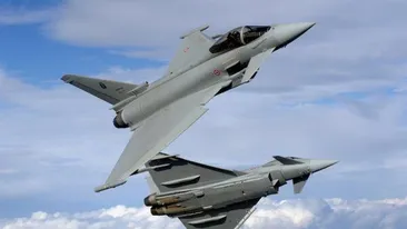 Alertă în aer! Două avioane de luptă au preluat o aeronavă de pasageri! Ce s-a întâmplat în timpul zborului