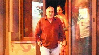 La un ceai "exotic", cu doamna Lulu