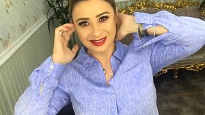 A stat în spital, dar acum şi-a revenit. Anamaria Prodan s-a fotografiat, iar în evidenţă a ieşit decolteul generos. Imagini incendiare