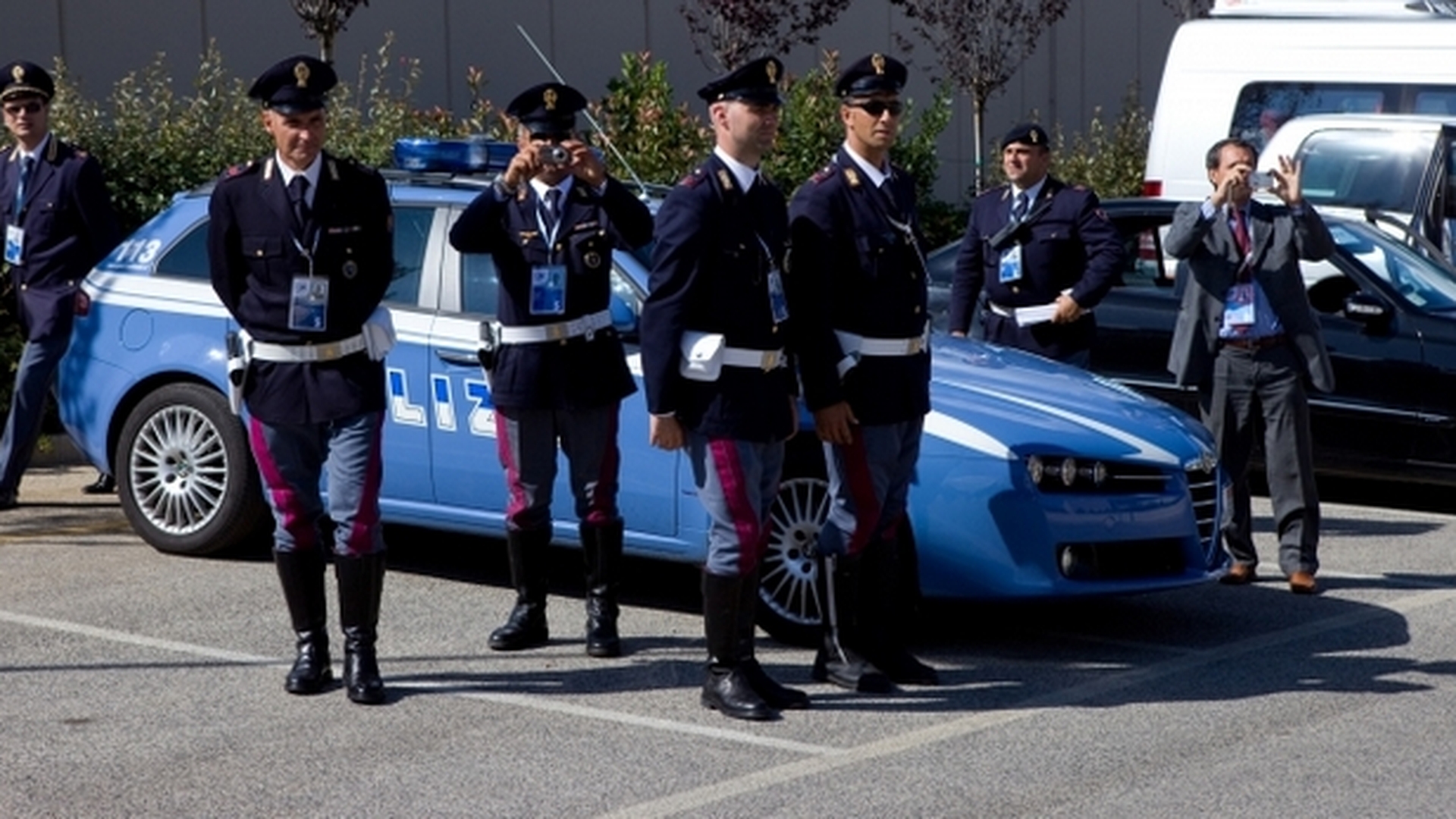 INCREDIBIL! Ce invata romanii din Italia la scoala: limba maghiara e limba oficiala in Romania iar tiganii sunt discriminati!