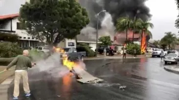 Tragedie la Los Angeles! Un avion s-a prăbușit peste o casă! Au murit 3 oameni din locuință
