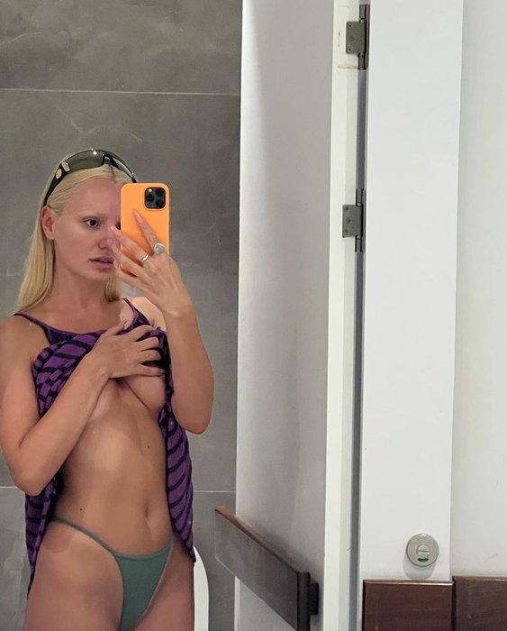 Alexandra Stan, apariție incendiară pe rețelele de socializare! Cântăreața a lăsat la vedere tot | FOTO