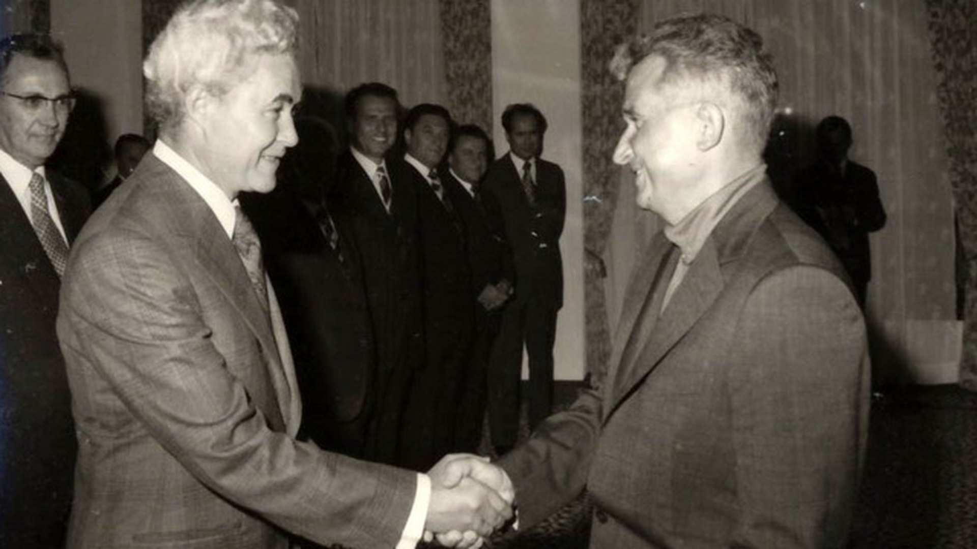Un fost judecator si apropiat al lui Ceausescu, calcat in picioare de propriul fiu! Vezi aici detalii halucinante!