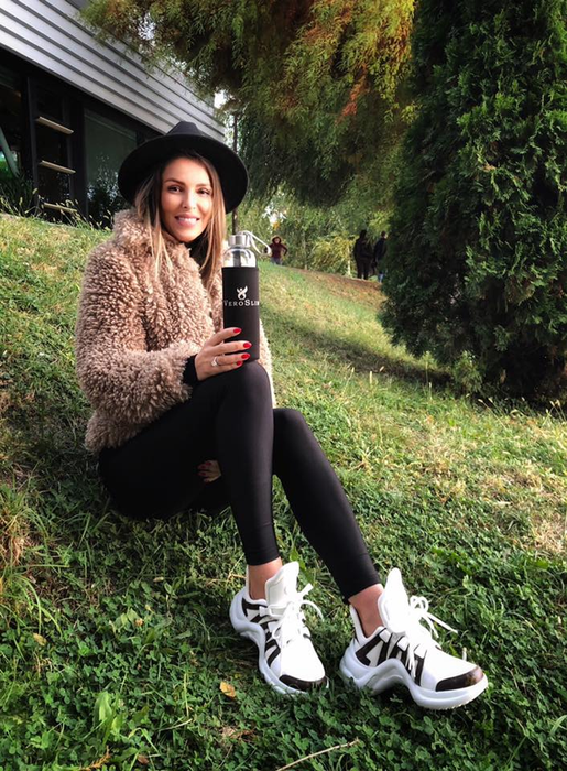 I-au spart contul de Instagram și cer sume de bani! Denisa Nechifor, în culmea disperării: “Dați report, vă rog“